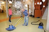 Stadtwerke Pfaffenhofen - Ausnahmezustand im Burzlbaam- Stadtwerke nutzen Ferien für Grundreinigung